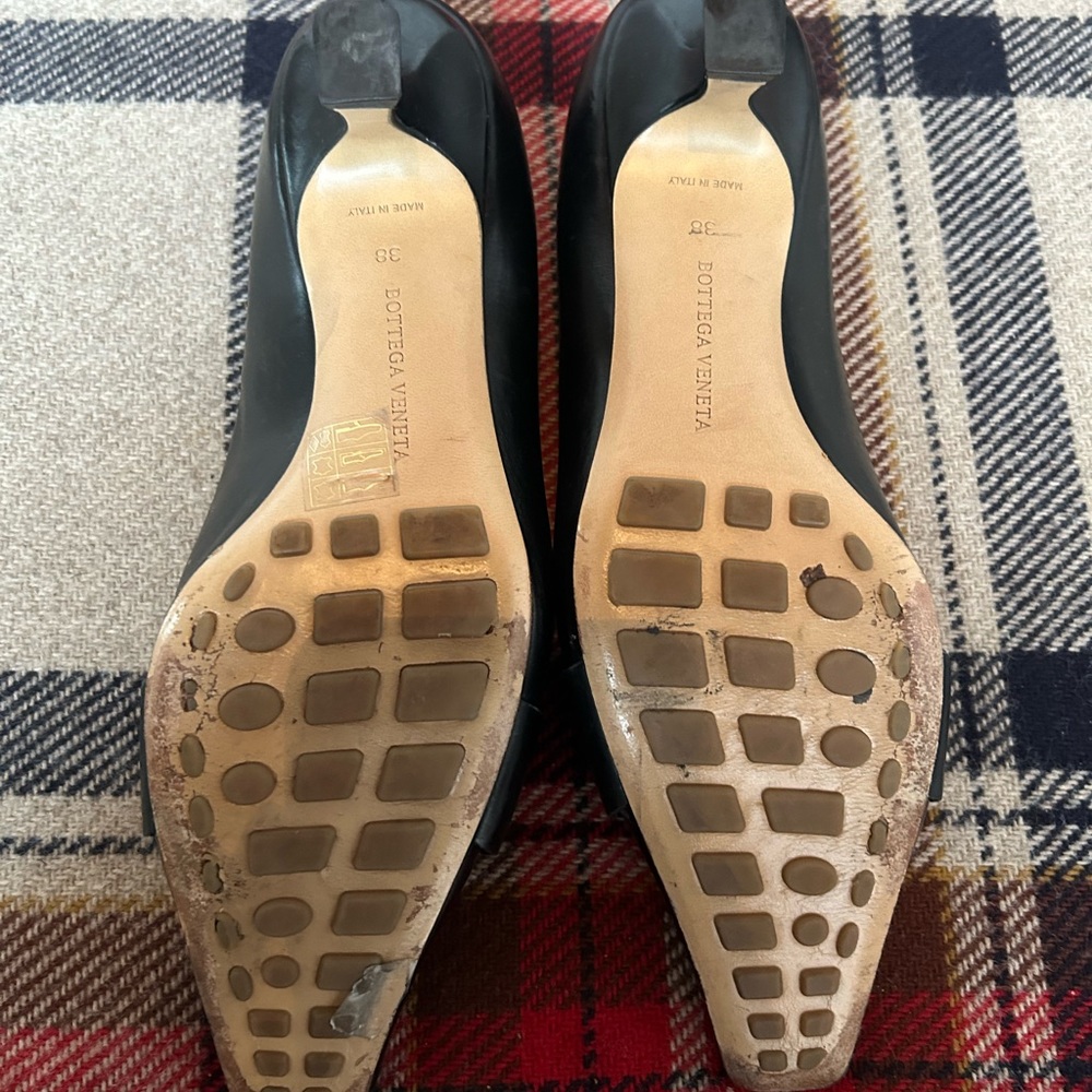 Bottega Veneta black leather pump - Picture 5 of 7